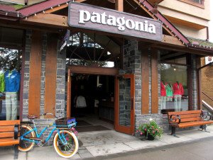 Patagonia_Banff_Summer_Displayweb