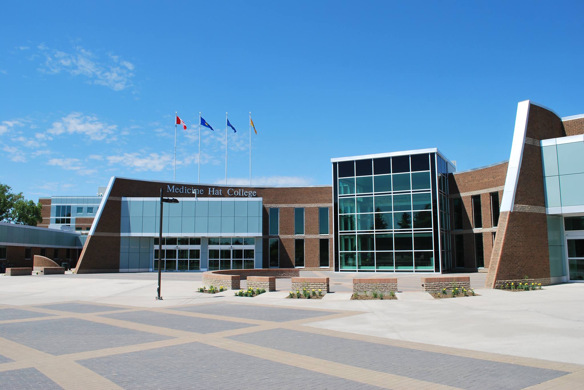 日本人が少ない穴場の学校！「Medicine Hat College」 - East