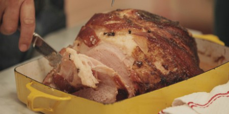 Ham_with_Clove_and_Maple_Syrup_Glaze_001