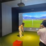 本格的な冬到来！ シーズンオフでも楽しめるトロントのバーチャルゴルフ打ちっぱなし⛳️